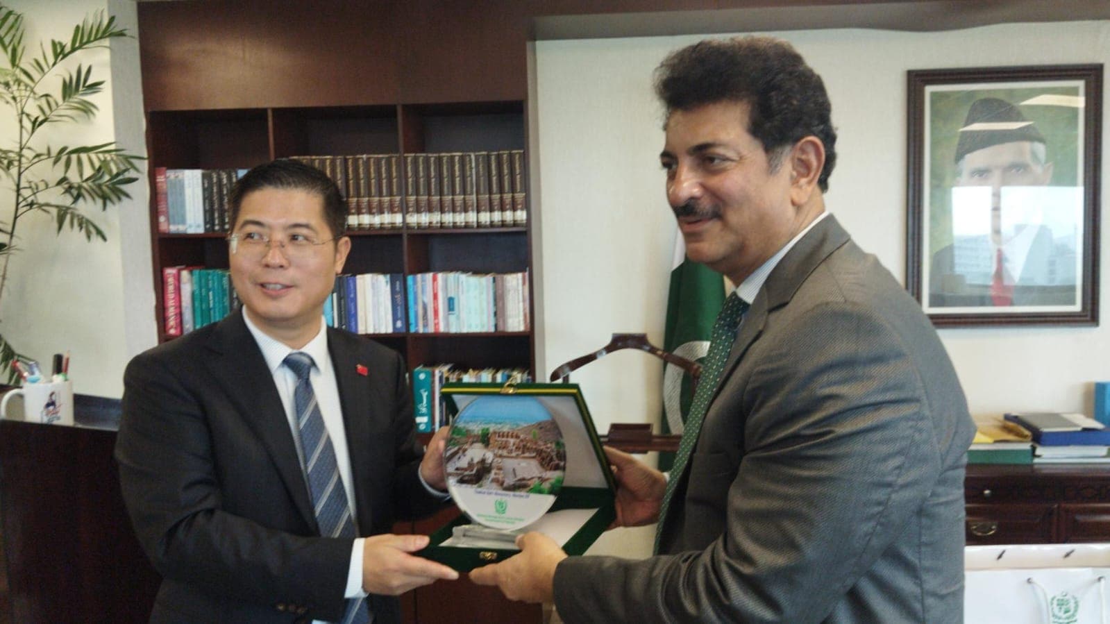 Chinese Delegation Visits — photograph 5 of 20