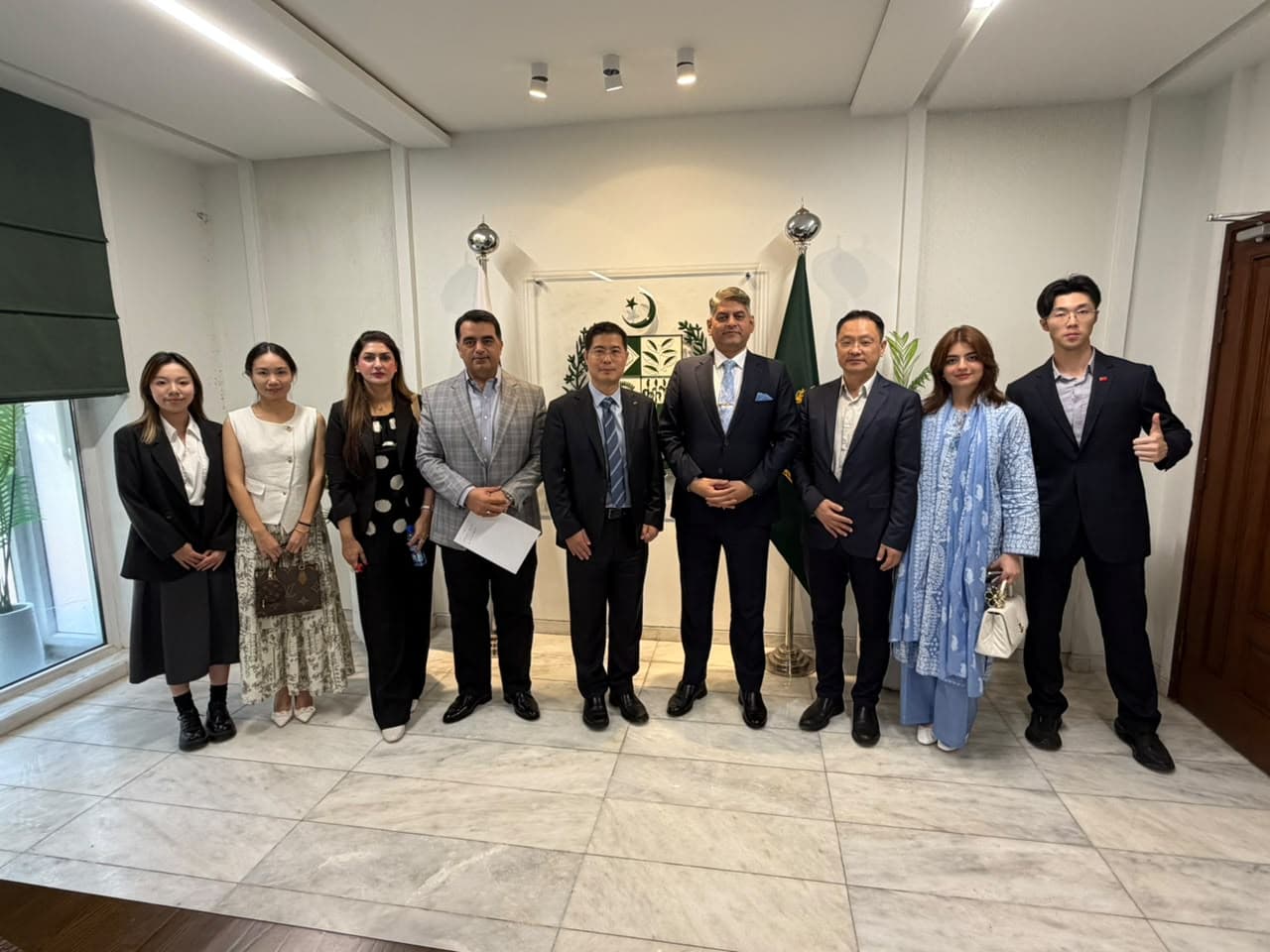 Chinese Delegation Visits — photograph 7 of 20
