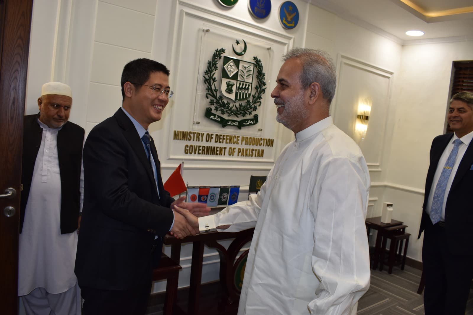 Chinese Delegation Visits — photograph 8 of 20