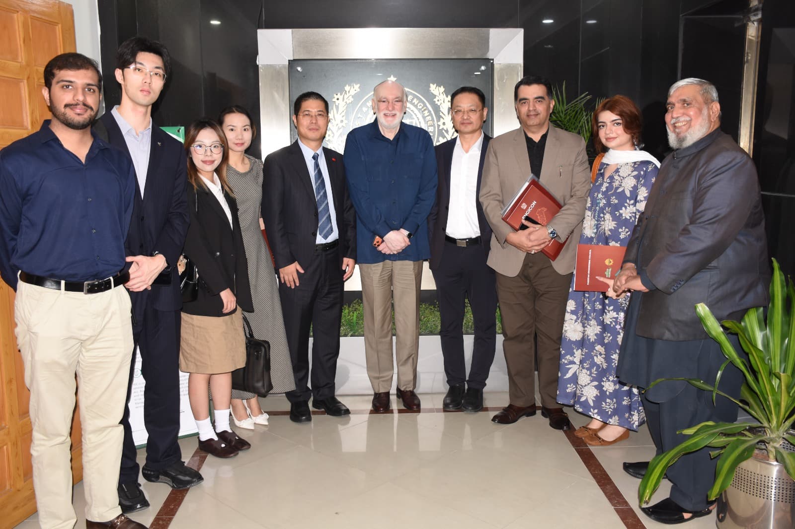Chinese Delegation Visits — photograph 3 of 20