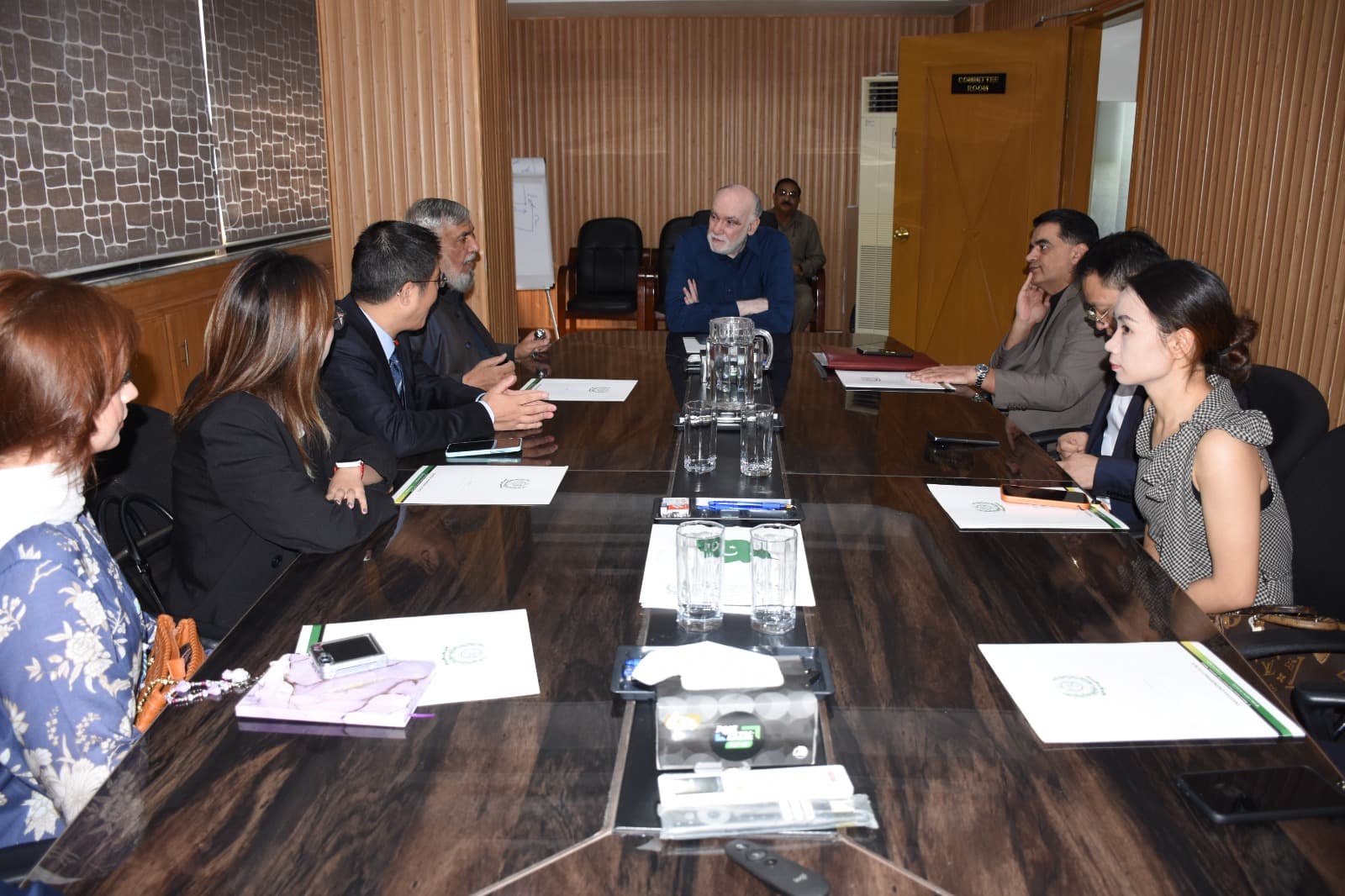 Chinese Delegation Visits — photograph 4 of 20